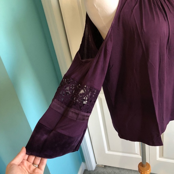 LOFT Velvet Lace Cold Shoulder Top. - Picture 5 of 8